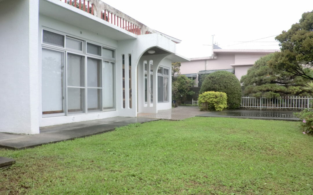 Higo House – Nice yard and balcony