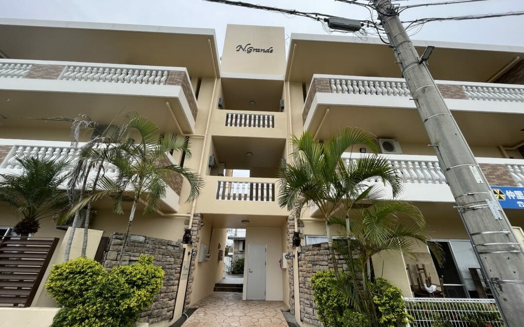 Apt near Kadena gate 5