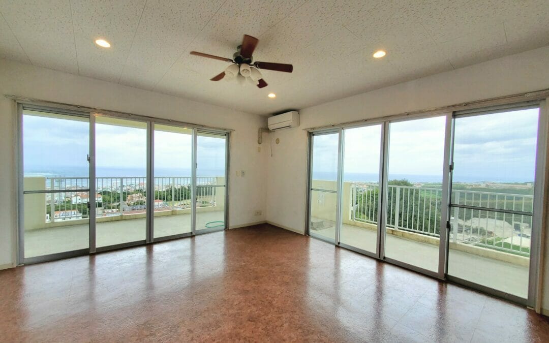 Top floor ocean view Apt in Yomitan