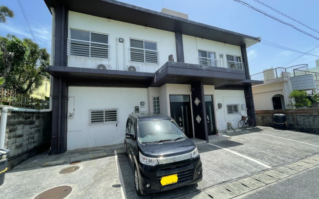 Beach walking distance duplex in Yomitan