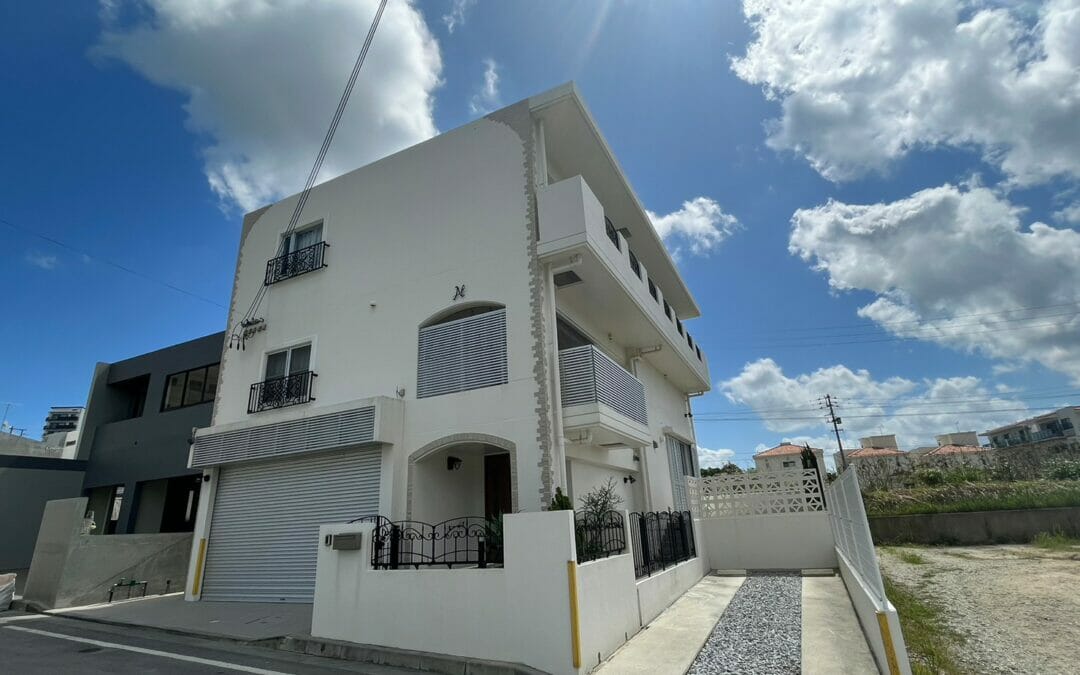 Newer 3 story single house near Rycom mall